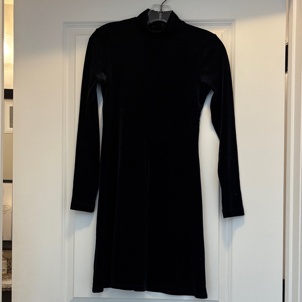 Chic BCBG Black Long Sleeve black velvet Dress